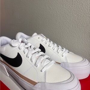 Womens Nike Court Legacy Lift